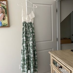 Pink Lily Dress xs never worn